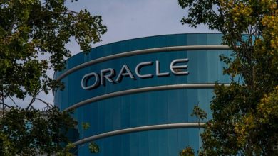 Oracle shares fall as its spending on artificial intelligence increases