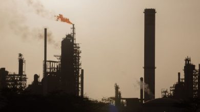 Oil continues to post gains as US tensions with Venezuela escalate