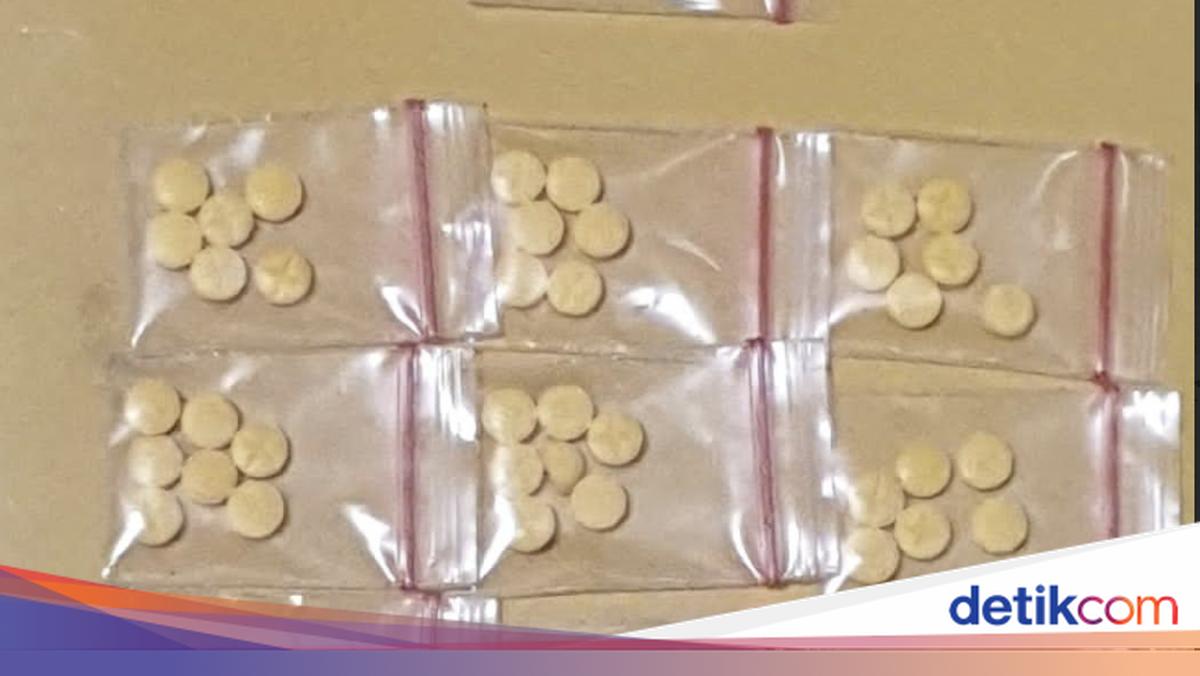 Police arrest 2 men selling hard drugs at Ciputat Tangsel Cosmetics Shop
