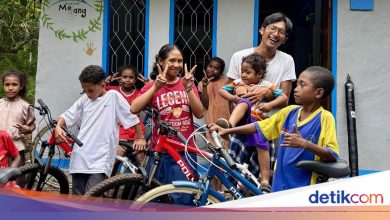 To encourage equal access to education, Polygon Bikes distributes bicycles in NTT