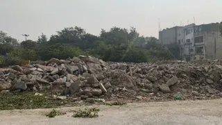 Rewari News: There is heaps of debris all over the city, why are NPP officials turning a blind eye? – rewari construction debris pile authorities silent