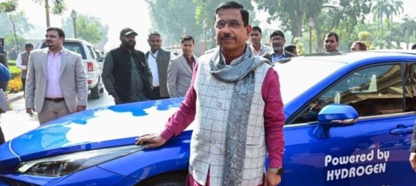 No gas needed, no hassle to charge! Union Minister Prahlad Joshi reached Parliament in which car? Know complete details