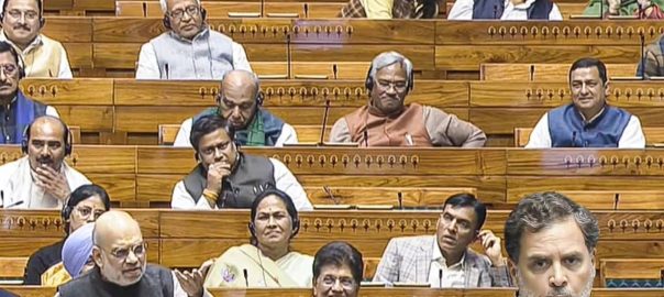 संसद शीत सत्र लाइव अपडेट: वोटर ल‍िस्‍ट में सुधार के ख‍िलाफ नहीं, लेकिन नाम काटने का विरोध, टीएमसी स