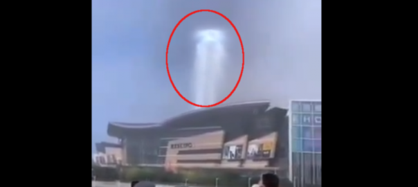 Amazing view of nature captured on camera, so light came out through the sky