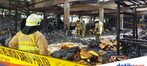 The fire at Kramat Jati Main Market started in a plastic shop