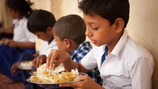 Children’s health compromised in Karnataka schools, worms found in midday rice – karnataka worm infested rice found in school midday meals