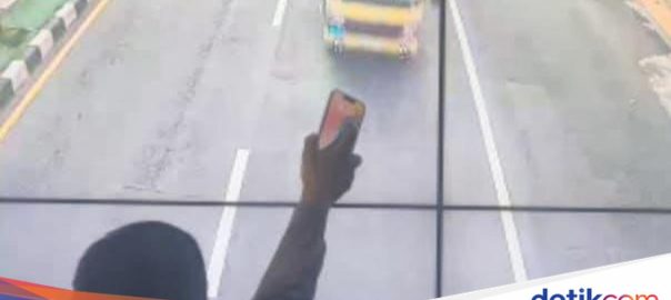 Mothers in Klaten died after being hit by two cars